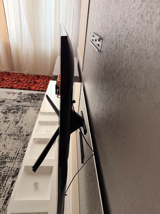 Телевизор samsung AU7500, 43.