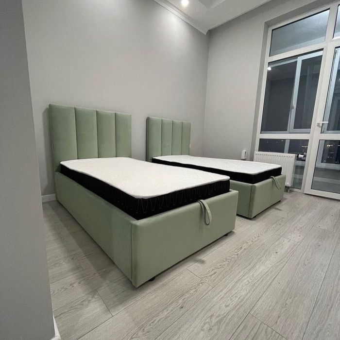 Детская мягкая кровать с подъёмным механизмом