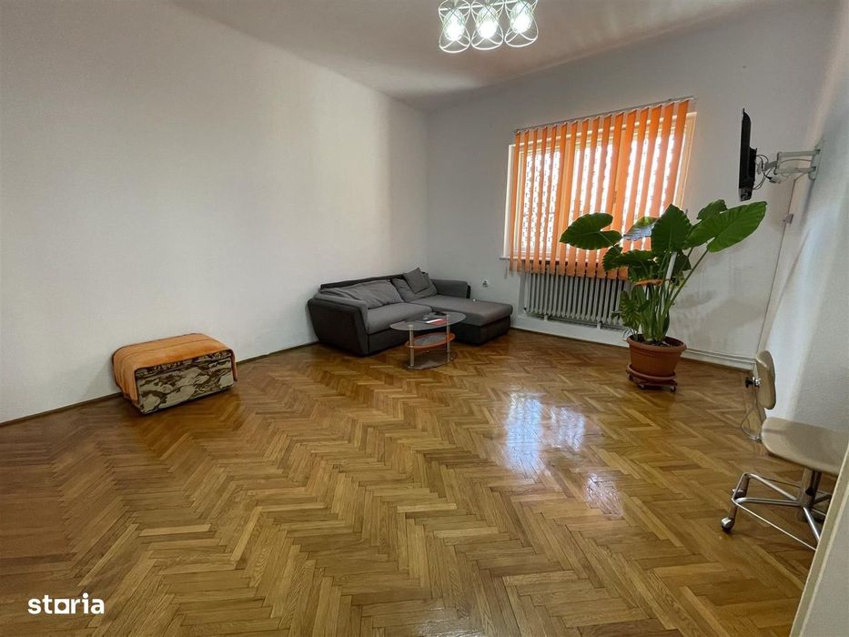 Apartament la casa cu spatiu comercial si garaj - zona Bd. Victoriei