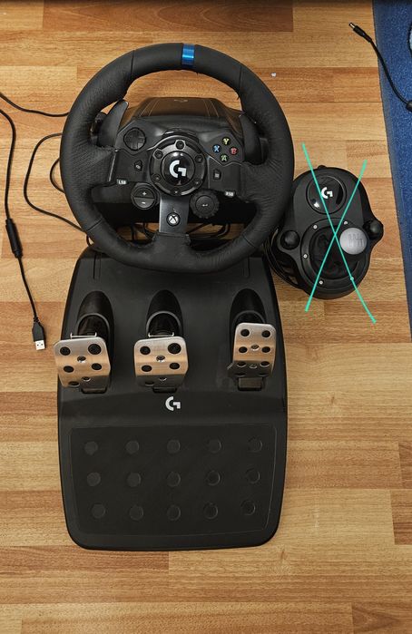 Volan logitec cu pedale