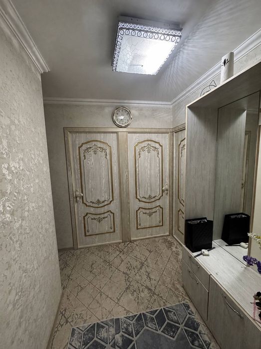 Срочно продам 3-х комнатную квартиру 65кв.м+подвал 80кв.м