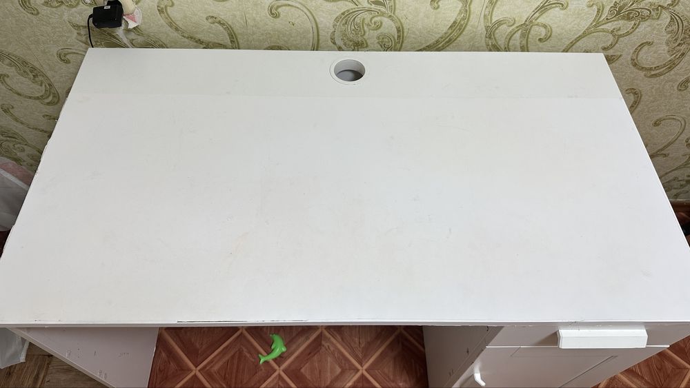 Стол Просто стол для чего угодно