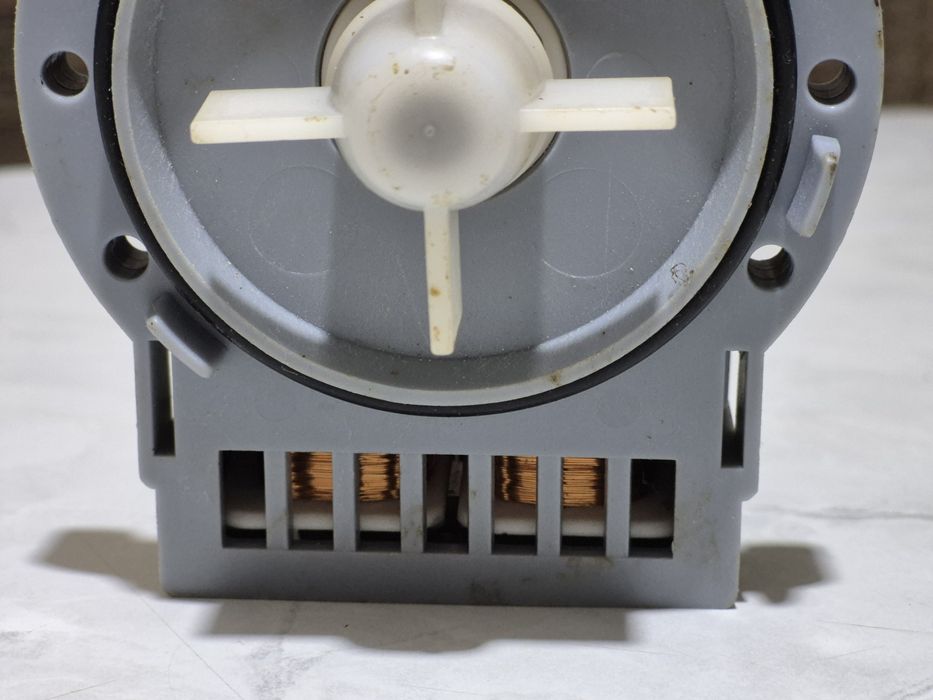 Водяной насос на стиральную машину самсунг