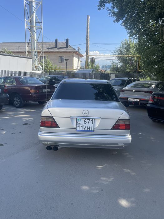 Mercedes benz e280 w124