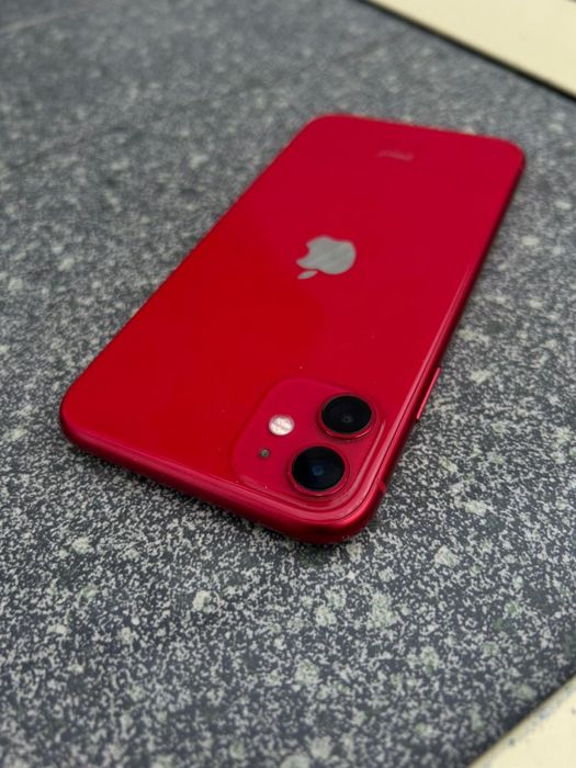 Продам Айфон 11(128) red
