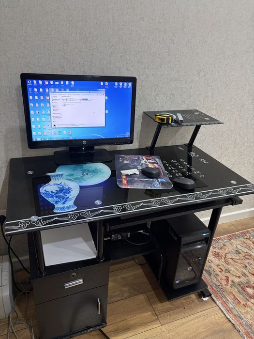 Стол компьютерный