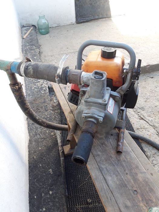 Продам бензиновую мотопомпу