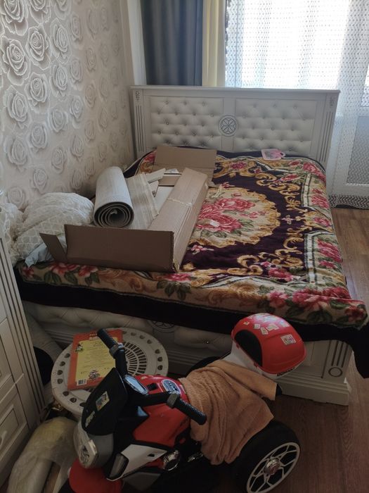 Спальный гарнитур