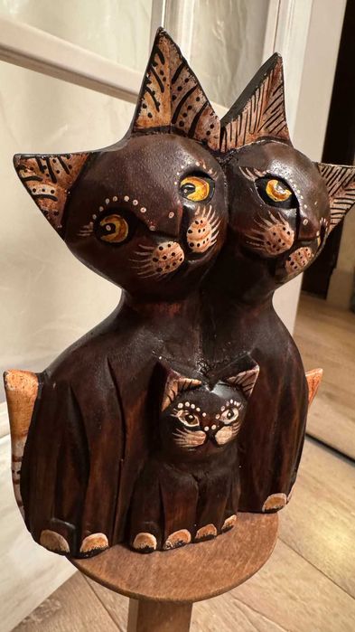 Дървени котета– Индонезия.