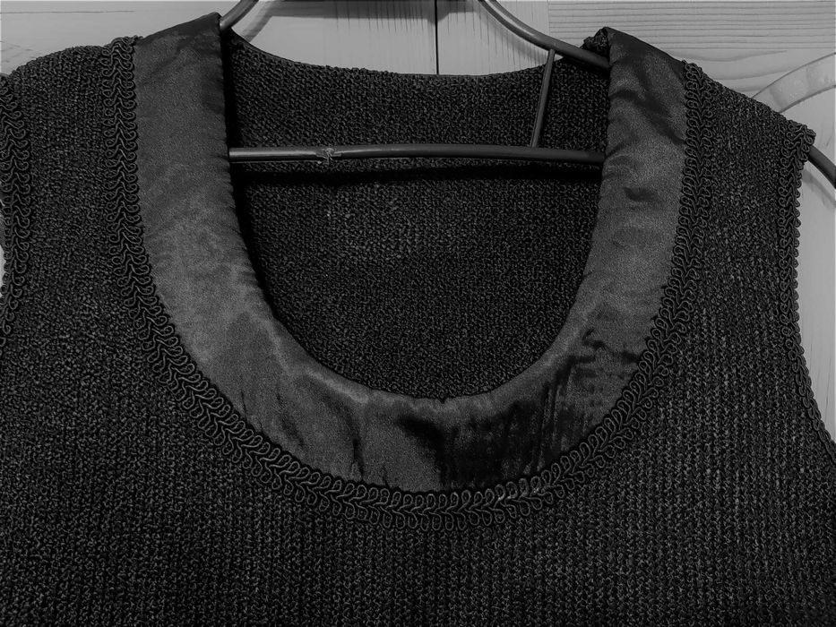 Костюм 3 Части с Декорации Сатен-ЖИЛЕТКА+ПОЛА дълга+БЛУЗА ! НОВ!