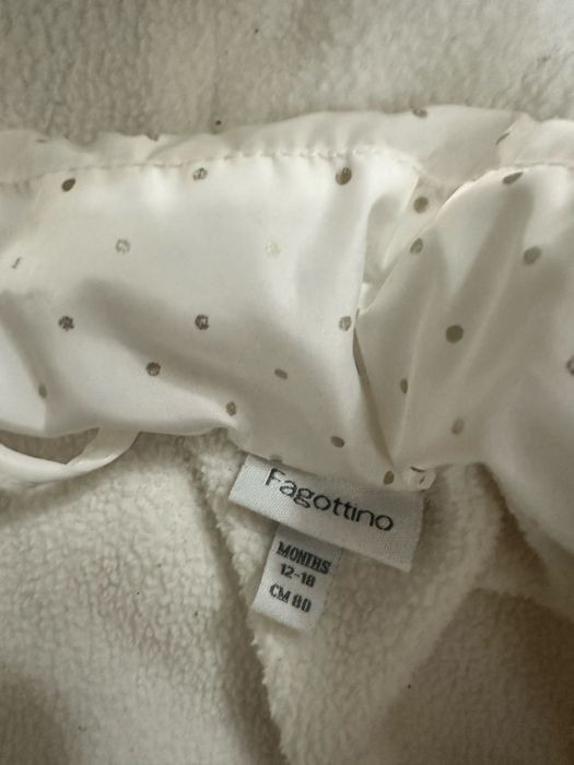 Geaca imblanita alba pentru fetita