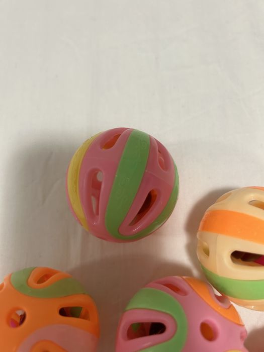 Детски пластмасови топчета със звънче