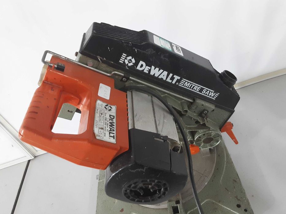 Циркуляр пендула - Dewalt DW250 / 750W