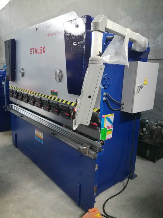 пресс гидравлический от 30 до 250 тонн.  ширина от 1.6 м до 3.6метров.