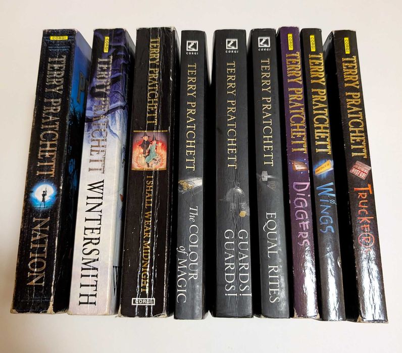 Книги на Тери Пратчет /Terry Pratchett/ на английски
