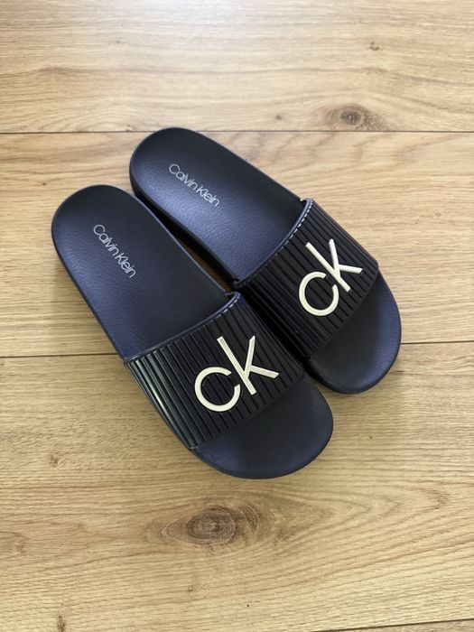 Продам шлепанцы Calvin Klein