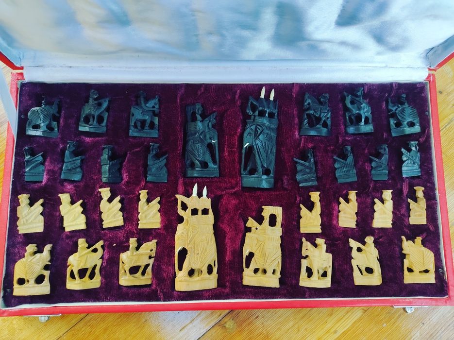 Занаятчийски, индийски шахматни фигури от абанос, ръчна изработка