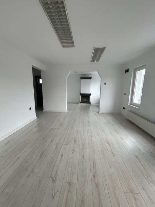 Casa de vanzare cu SPATIU multifunctional