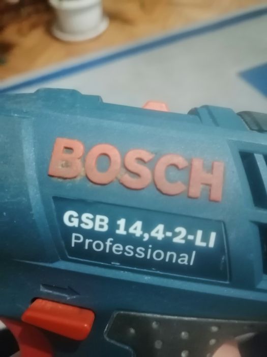 Продавам винтоверт Bosch  14,4v