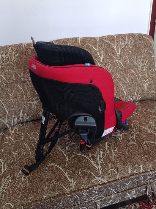 Scaun auto copii Axkid Minikid 2.0 - Rosu, 0-25 kg