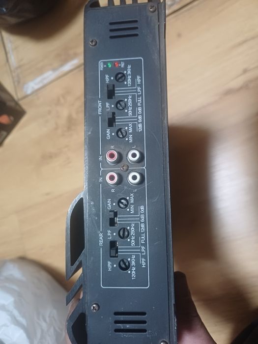 Продам усилитель в авто