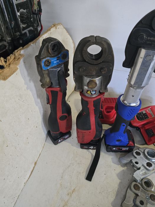 Vand prese de sertizat