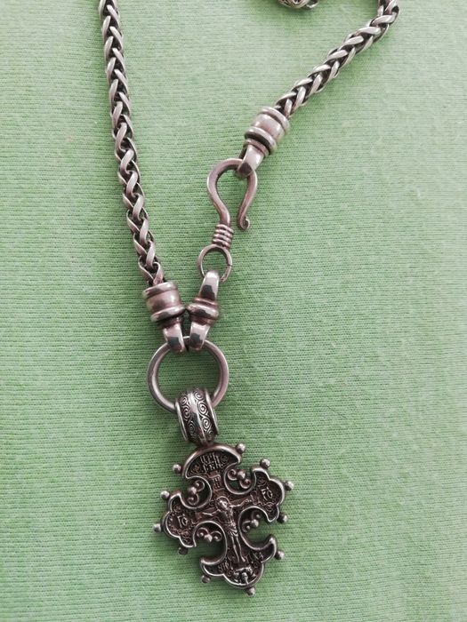 Сребро, гривна и ланец