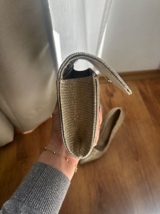 Златни токчета с чанта