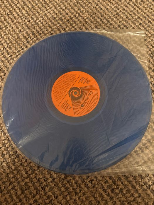 Грамофонна плоча – 75 години футбол в Левски-Спартак – син винил