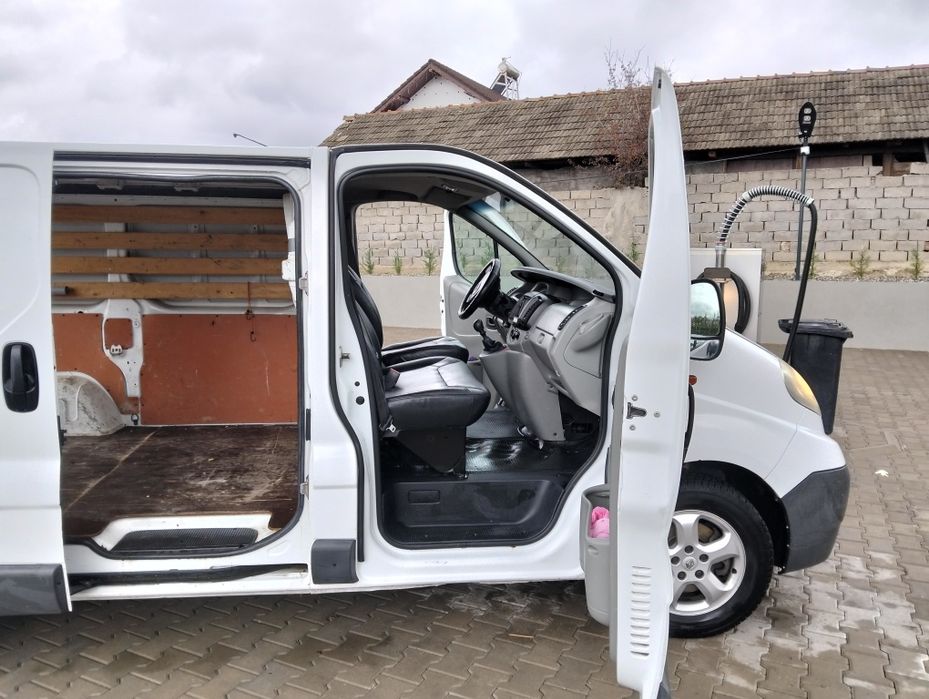 Opel vivaro ani 2010