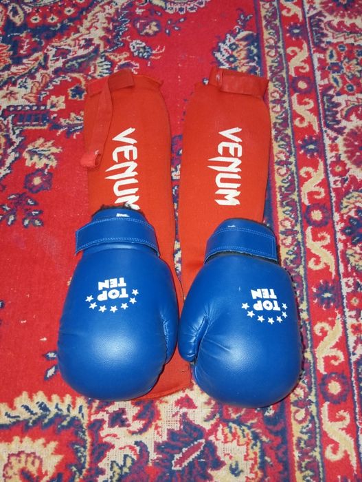 Продам футы и перчатки