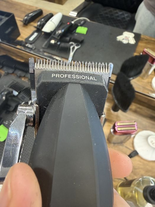 Професионална машинка за подстригване PLARTHS