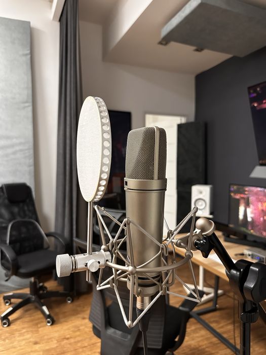 Продам студийный микрофон Neumann U87
