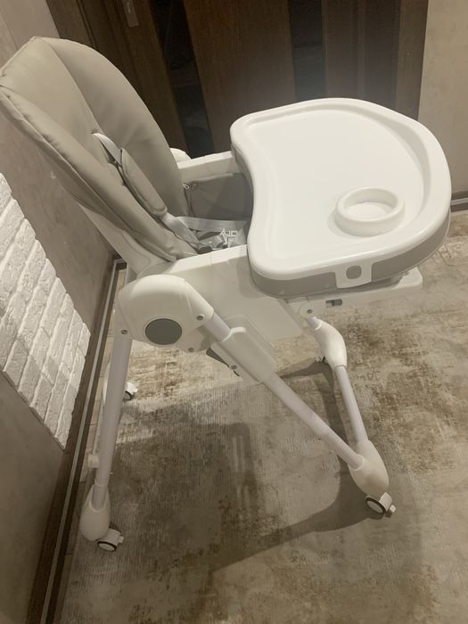 Детский стульчик для кормления