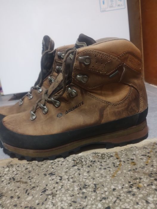 Туристически обувки