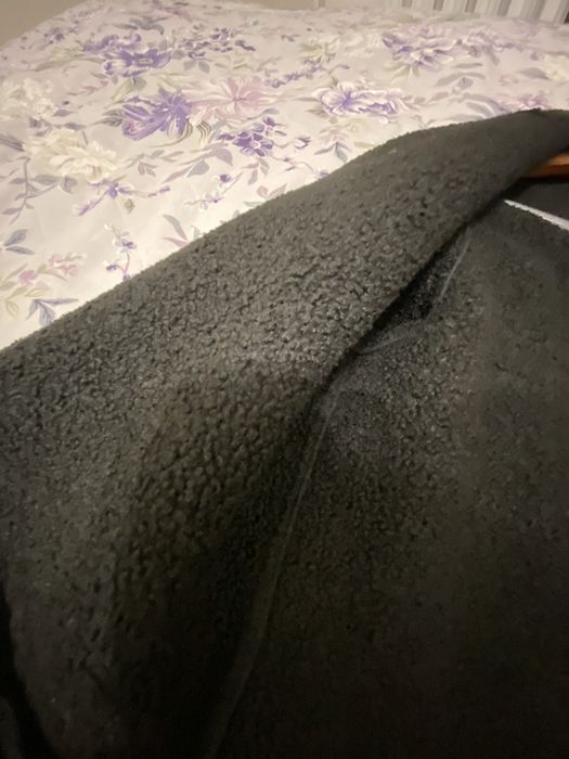 Продаются бомбер и пальто