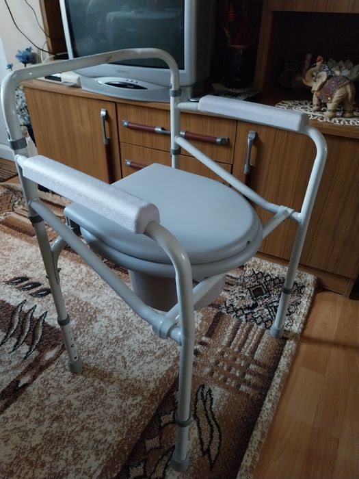 Тоалетен стол Mobllux