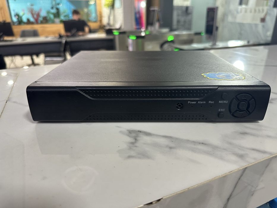 Продам видеорегистратор AHD-6008