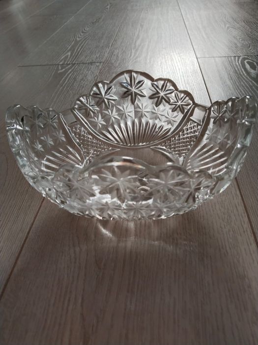 Стелынные хрустальные пасуды