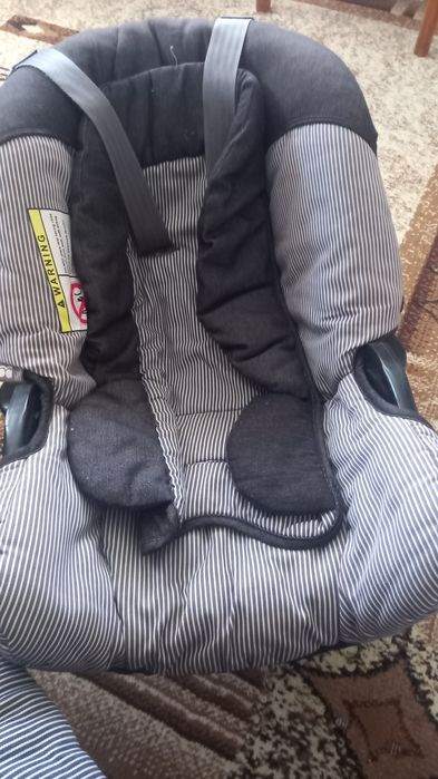 Продавам бебешко легло-люлка Next to me и бебешки кош до 9кг