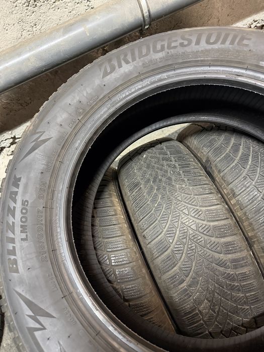 215/60/17 4 броя зимни гуми Bridgestone DOT 23