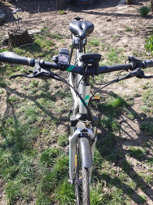 Bicicleta electrica hybrid Cube