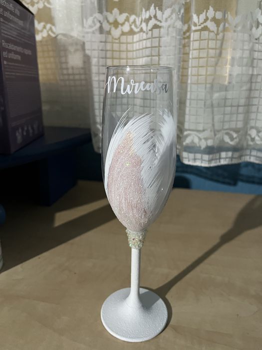 Vand pahare pentru nuntă