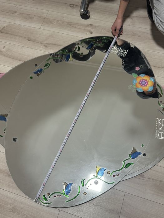 зеркало для салона красоты в хорошем состоянии