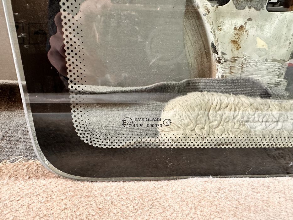 Стекло заднее левое т4 транспортер