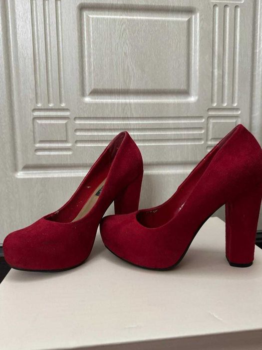 Туфли на каблуке