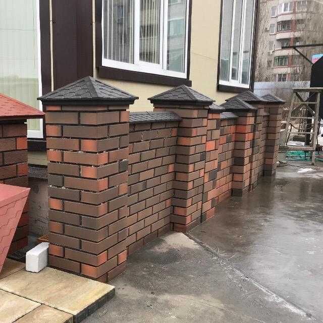 Колпаки и парапеты на заборы.