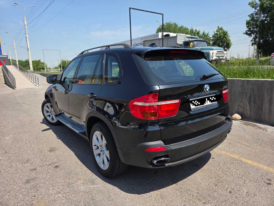 BMW X5 (E70) 4.8i — Легендарная мощь в идеальном состоянии!