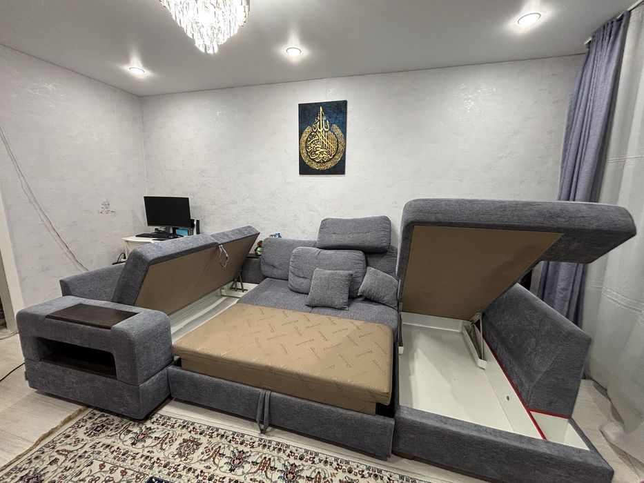 Продан Большой диван