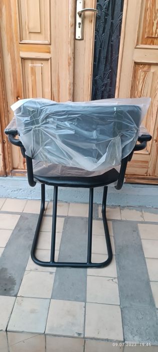 Stul kompyuterniy silviya silva silvia. Maktab ofis magazin kompyuter